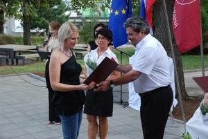 Podelitev priznanj najuspešnejšim učencem in dijakom ter razglasitev nagrajencev akcije »Občina Sežana v cvetju 2016« na prenovljenem platoju prve triade Osnovne šole Srečka Kosovela Sežana10